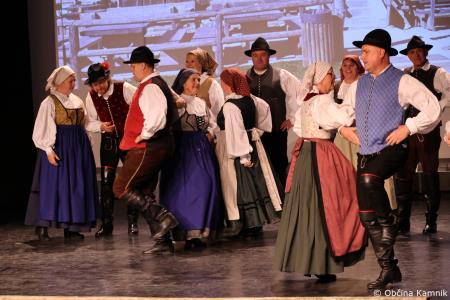 Ples in glasba izpod kamniških planin v izvedbi Folklorne skupine Kamnik in njihovih prijateljev  (65)